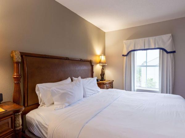 Hampton Inn & Suites Jacksonville Deerwood Park : photo 4 de la chambre suite lit king-size 1 chambre avec bain à remous - non-fumeurs 