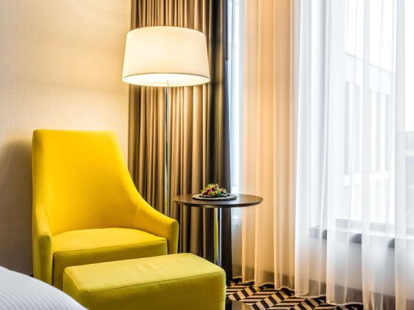 Hilton Garden Inn Krakow Airport : photo 1 de la chambre chambre lit king-size