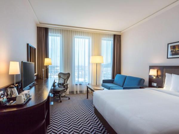 Hilton Garden Inn Krakow Airport : photo 3 de la chambre chambre familiale avec lit queen-size