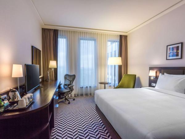 Hilton Garden Inn Krakow Airport : photo 3 de la chambre chambre lit king-size