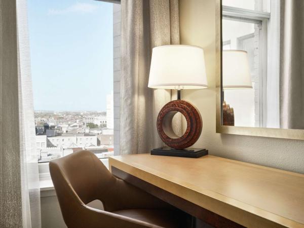 Hampton Inn Downtown / French Quarter Area : photo 6 de la chambre chambre lit king-size exécutive avec canapé-lit - non-fumeurs