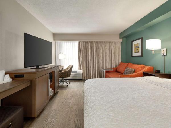 Hampton Inn New Orleans/St.Charles Ave : photo 4 de la chambre studio lit king-size avec canapé-lit - non-fumeurs