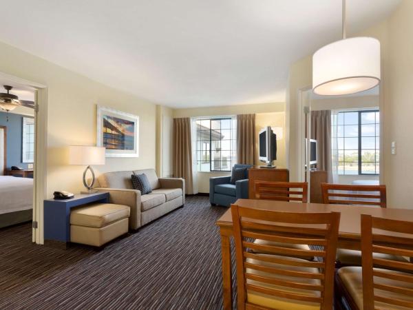 Homewood Suites by Hilton San Diego Airport-Liberty Station : photo 5 de la chambre suite 2 chambres - non-fumeurs