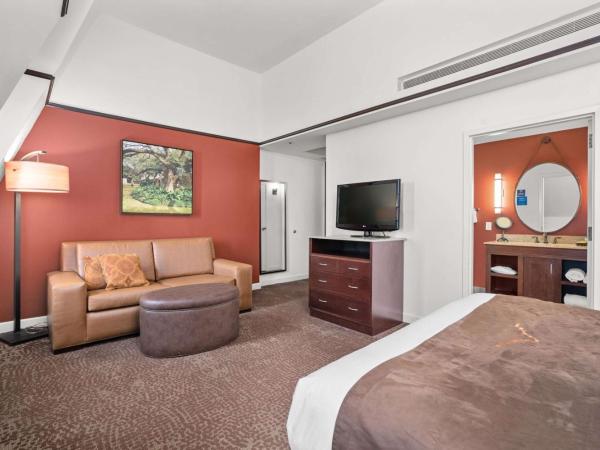 The Emily Morgan Hotel - A DoubleTree by Hilton : photo 1 de la chambre chambre lit king-size avec canapé-lit