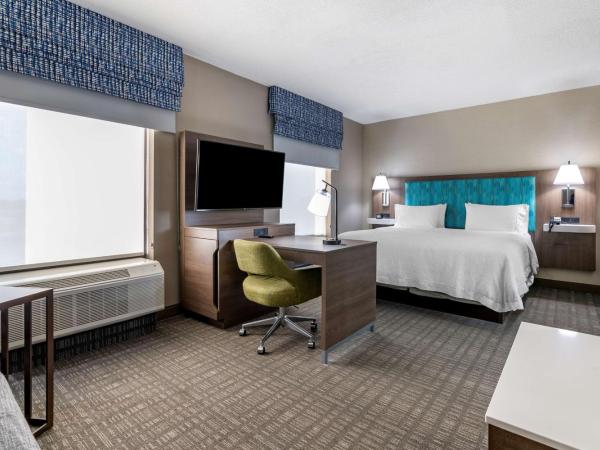 Hampton Inn & Suites Louisville East : photo 1 de la chambre suite studio lit king-size avec canapé-lit – non-fumeurs