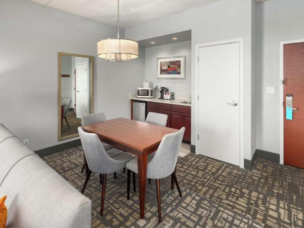 Hampton Inn Louisville Northeast : photo 2 de la chambre suite lit king-size - non-fumeurs