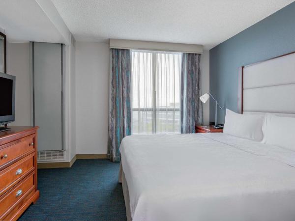 Homewood Suites by Hilton Seattle Downtown : photo 6 de la chambre suite lit king-size avec canapé-lit - vue sur la baie - non-fumeurs
