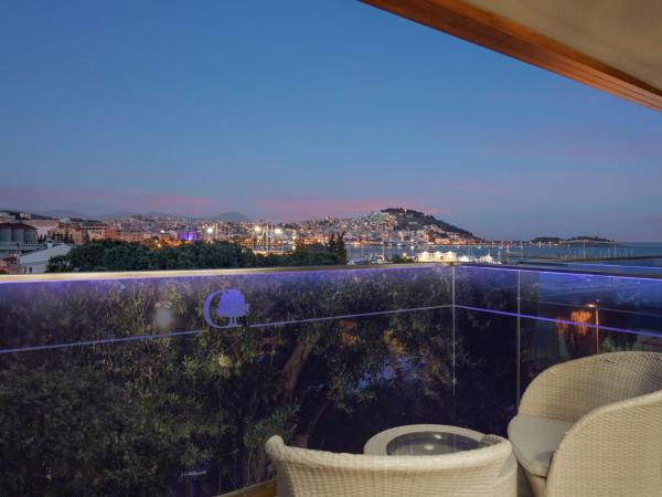 DoubleTree by Hilton Kusadasi : photo 1 de la chambre chambre lits jumeaux avec vue