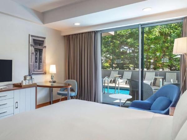 DoubleTree by Hilton Kusadasi : photo 4 de la chambre chambre lit king-size de luxe avec terrasse