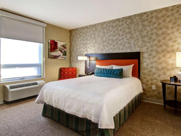 Home2 Suites by Hilton West Edmonton : photo 2 de la chambre queen suite - mobility and hearing access tub/non-smoking