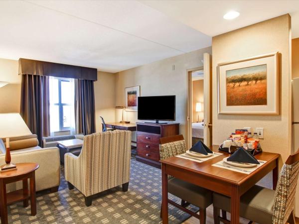Homewood Suites by Hilton Toronto Mississauga : photo 1 de la chambre suite 1 chambre lit king-size premium - non-fumeurs
