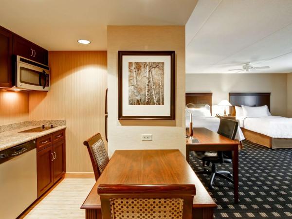 Homewood Suites by Hilton Toronto Airport Corporate Centre : photo 2 de la chambre studio queen avec 2 lits queen-size - non-fumeurs