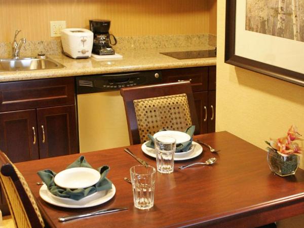 Homewood Suites by Hilton Toronto Airport Corporate Centre : photo 4 de la chambre suite studio lit king-size - non-fumeurs