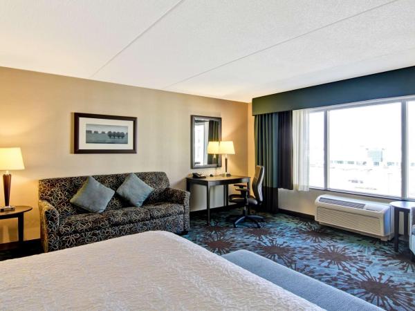 Hampton Inn by Hilton Toronto Airport Corporate Centre : photo 3 de la chambre chambre Étudiante lit king-size - non-fumeurs