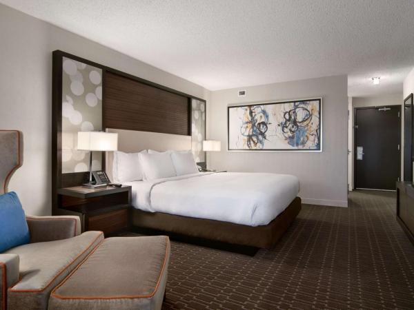 Hilton Atlanta Airport : photo 3 de la chambre chambre king - Étage exécutif