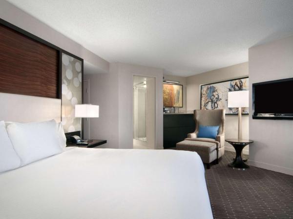 Hilton Atlanta Airport : photo 2 de la chambre mini suite lit king-size