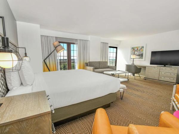 DoubleTree by Hilton Austin : photo 2 de la chambre suite 1 chambre lit king-size