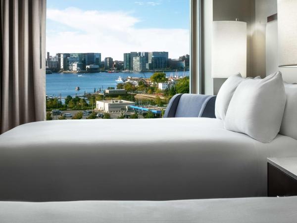 Hilton Boston Logan Airport : photo 3 de la chambre chambre affaires avec 2 lits queen-size - non-fumeurs