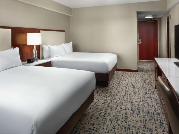 Hilton Boston Logan Airport : photo 4 de la chambre chambre affaires avec 2 lits queen-size - non-fumeurs
