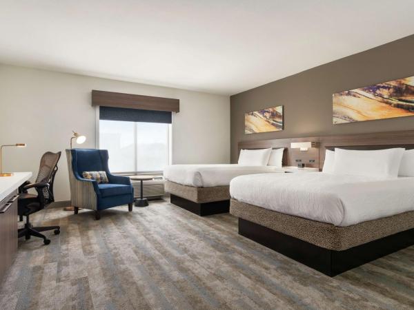Hilton Garden Inn Charlotte/Ayrsley : photo 2 de la chambre queen room with two queen beds - mobility and hearing access
