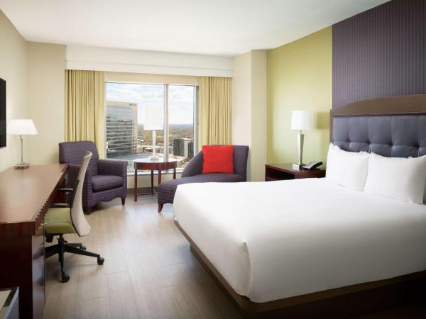 Hilton Charlotte Uptown : photo 7 de la chambre chambre lit king-size deluxe - vue sur ville