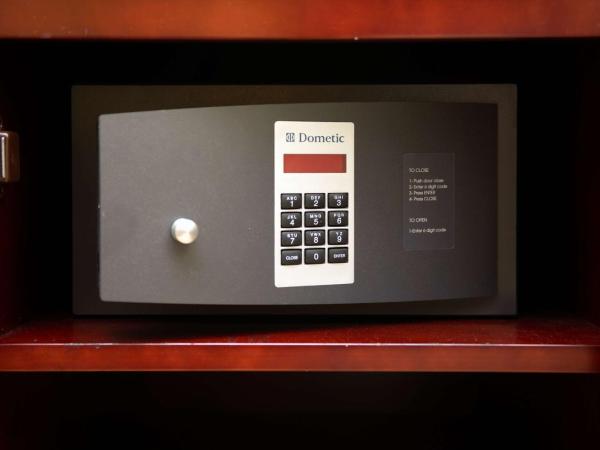 Hilton Charlotte Uptown : photo 1 de la chambre chambre lit king-size deluxe - vue sur ville