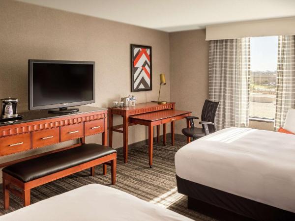 DoubleTree by Hilton Dallas Near the Galleria : photo 1 de la chambre chambre lit queen-size - non-fumeurs