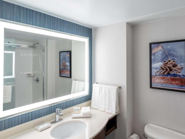 Hilton Garden Inn Arlington/Courthouse Plaza : photo 6 de la chambre suite junior lit king-size