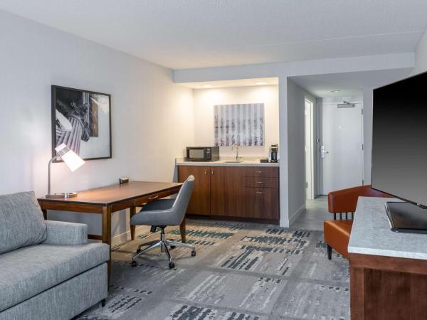 Hilton Garden Inn Arlington/Courthouse Plaza : photo 5 de la chambre suite junior lit king-size