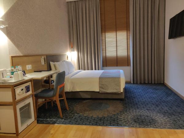 Holiday Inn Express Chennai OMR Thoraipakkam, an IHG Hotel : photo 4 de la chambre chambre lit queen-size - adaptée aux personnes malentendantes