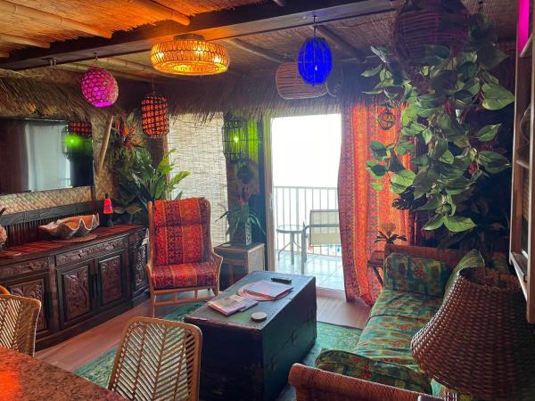 The Kondo Tiki : photo 10 de la chambre suite - vue sur mer