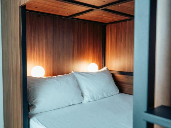 JOST Hôtel Bordeaux Centre Gare Saint Jean : photo 5 de la chambre chambre lits jumeaux avec lits superposés doubles - jost big twin