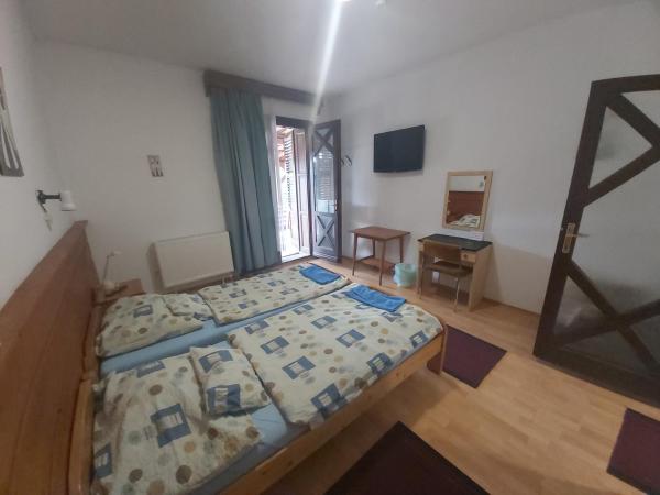 Valcsics Villa Panzió : photo 5 de la chambre chambre lits jumeaux standard