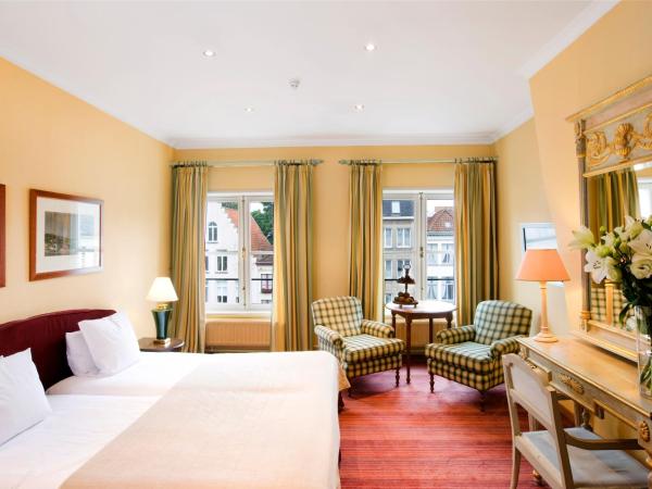 Martin's Relais : photo 1 de la chambre chambre double confort - vue sur canal