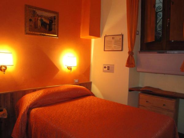 Hotel Santa Croce : photo 1 de la chambre chambre simple Économique