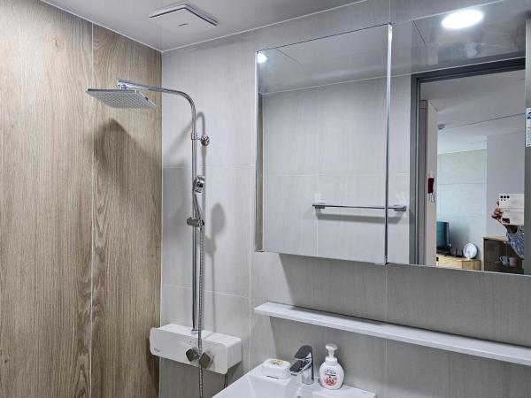 HUB INN Seoul 2023 : photo 9 de la chambre appartement avec salle de bains commune