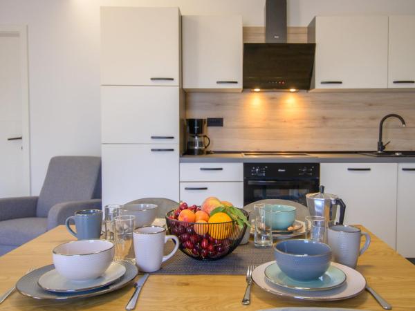 Apartments & Rooms Darrer : photo 5 de la chambre appartement avec balcon