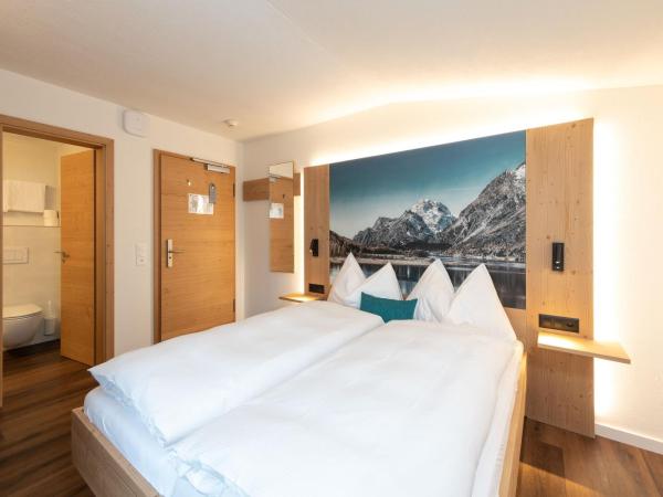 Berghotel Randolins : photo 1 de la chambre chambre double Économique