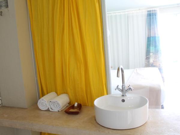 Rocamar Hotel Isla Mujeres : photo 5 de la chambre chambre lit king-size - vue sur mer