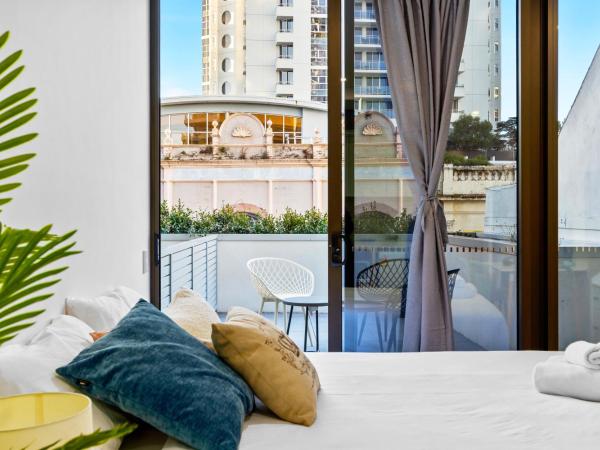 Arthur Hotel Bondi Junction no reception and house keeping : photo 5 de la chambre chambre double deluxe avec balcon