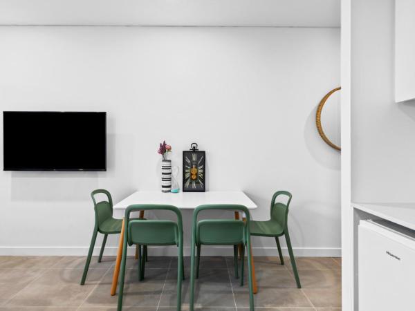 Arthur Hotel Bondi Junction no reception and house keeping : photo 8 de la chambre chambre double deluxe