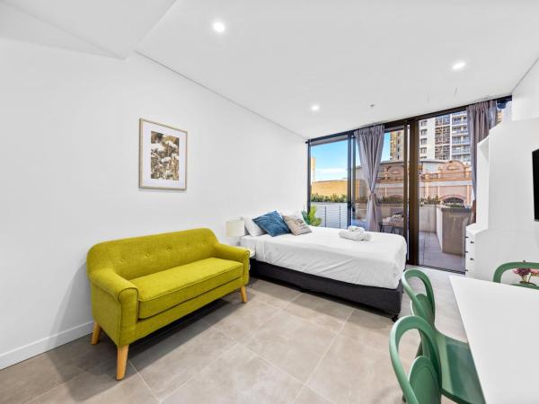 Arthur Hotel Bondi Junction no reception and house keeping : photo 2 de la chambre chambre double deluxe avec balcon