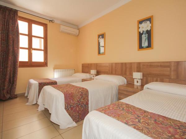 Hostal Costa Azul : photo 7 de la chambre chambre triple