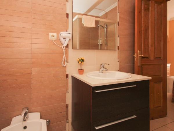Hostal Costa Azul : photo 5 de la chambre chambre triple