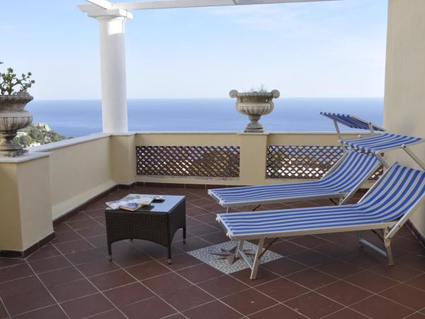 Hotel Esperia : photo 8 de la chambre chambre double supérieure - vue sur mer