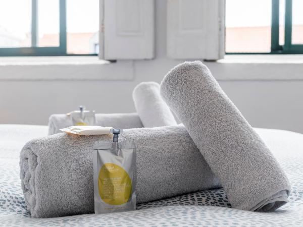 Invictus Hostel : photo 4 de la chambre chambre double avec salle de bains commune