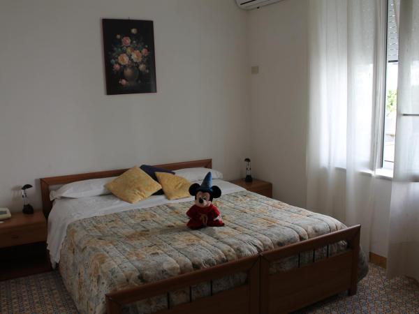 Hotel Esperia : photo 1 de la chambre chambre double ou lits jumeaux standard