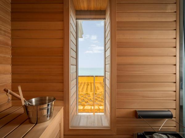 Hotel Orient & Pacific : photo 7 de la chambre chambre double deluxe avec spa - vue sur mer