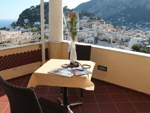 Hotel Esperia : photo 9 de la chambre chambre double supérieure - vue sur mer