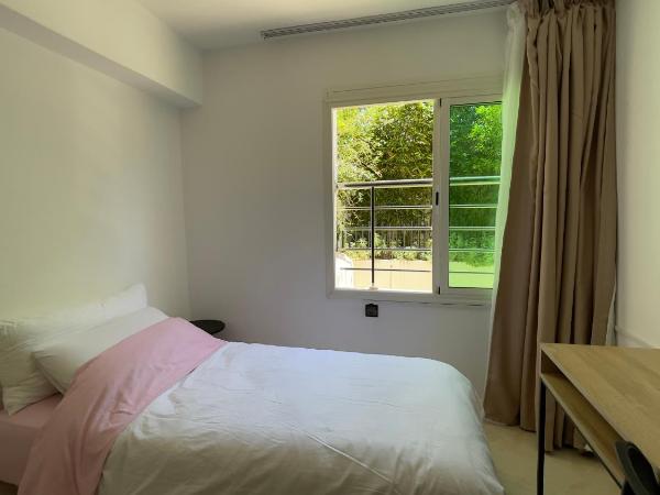 Single Room with private bathroom : photo 1 de la chambre chambre simple avec salle de bains privative